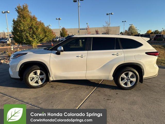 used 2023 Toyota Highlander car, priced at $33,250