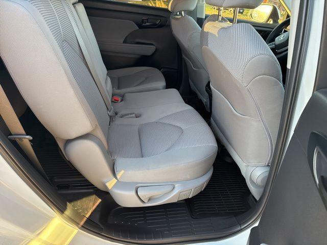 used 2023 Toyota Highlander car, priced at $33,250