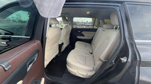 used 2020 Toyota Highlander car, priced at $26,000