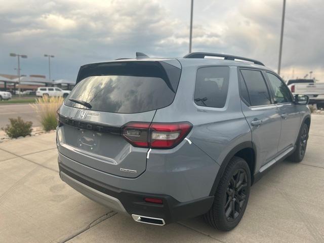 new 2025 Honda Pilot car, priced at $53,450