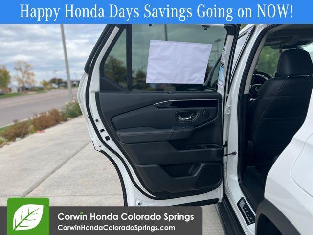 new 2025 Honda Pilot car, priced at $54,180