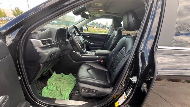used 2024 Toyota Highlander car, priced at $39,500