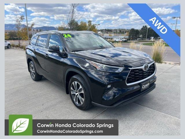 used 2024 Toyota Highlander car, priced at $39,500