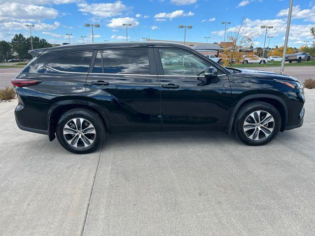 used 2024 Toyota Highlander car, priced at $39,500