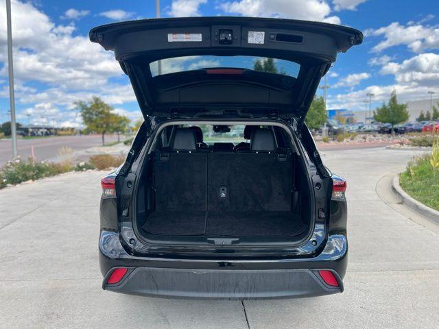 used 2024 Toyota Highlander car, priced at $39,500