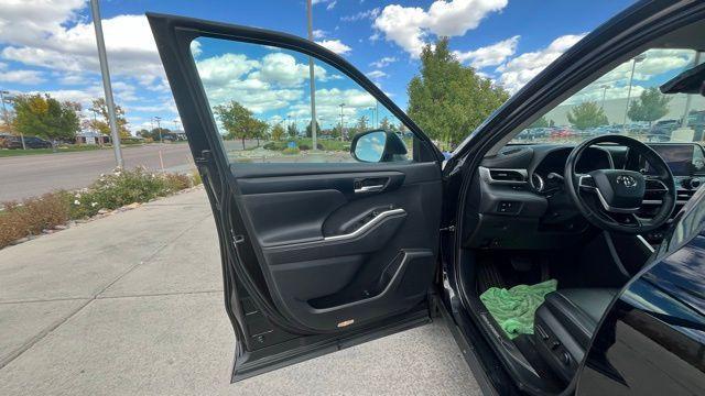 used 2024 Toyota Highlander car, priced at $39,500