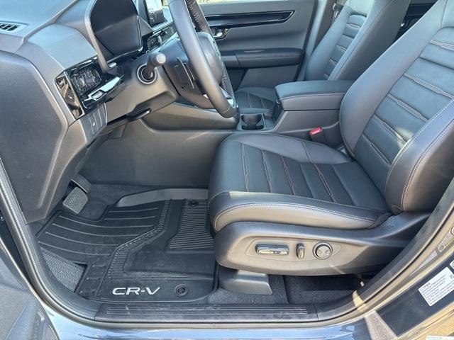new 2026 Honda CR-V Hybrid car, priced at $43,645