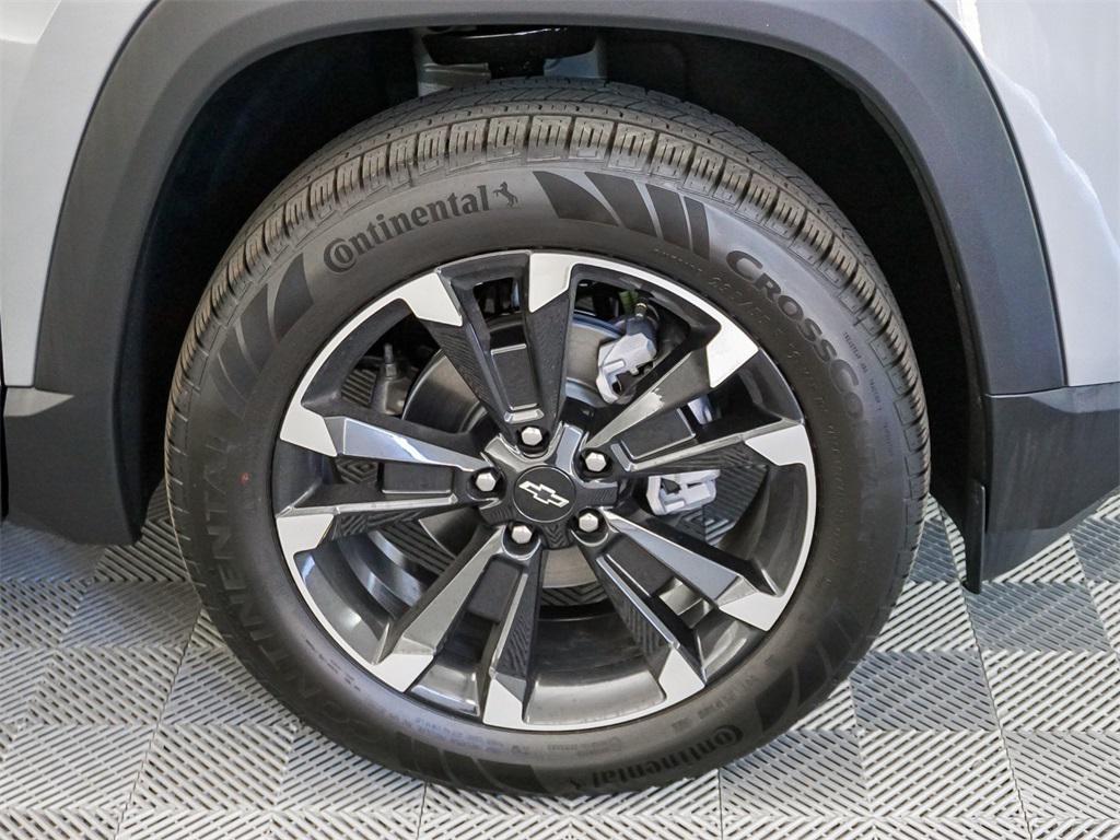 new 2025 Chevrolet Equinox car, priced at $33,430