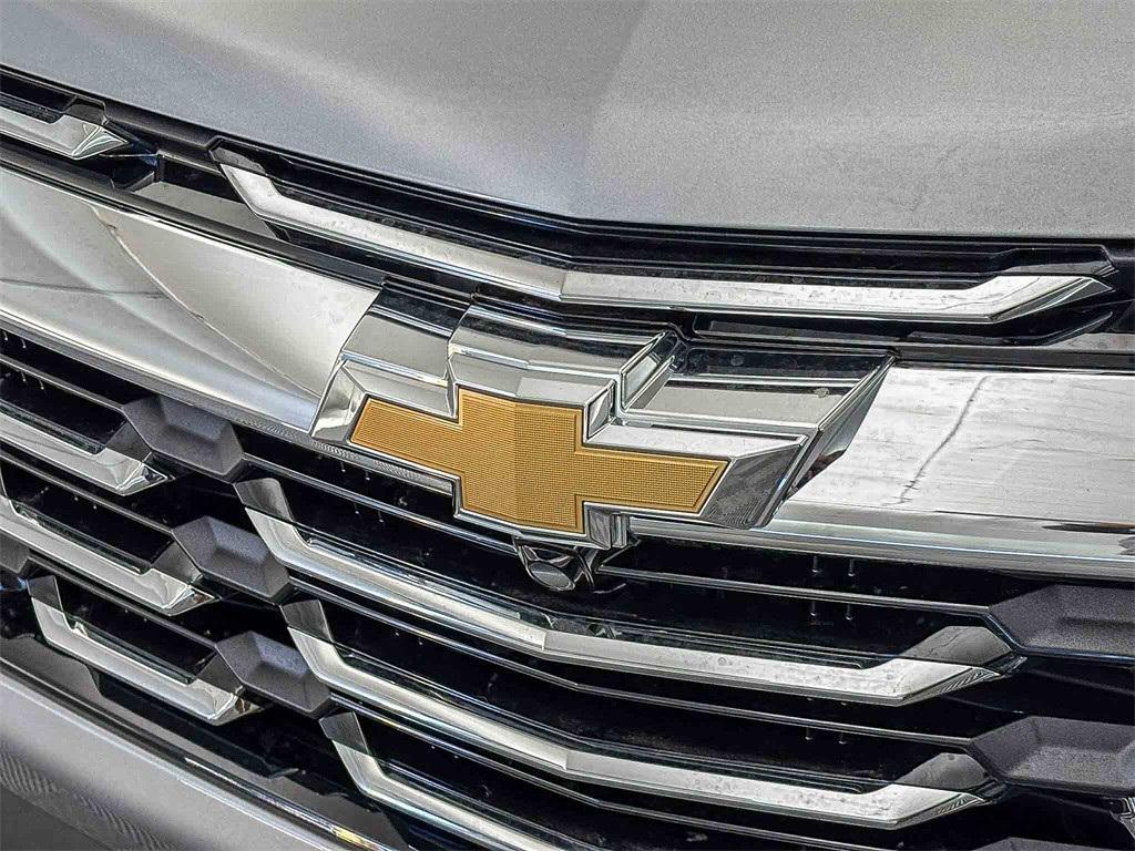 new 2026 Chevrolet Equinox car, priced at $27,870