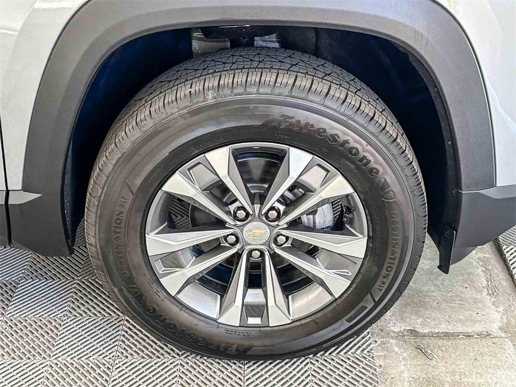 new 2026 Chevrolet Equinox car, priced at $27,870