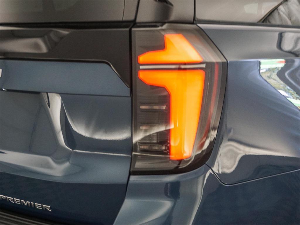 new 2025 Chevrolet Suburban car, priced at $75,815