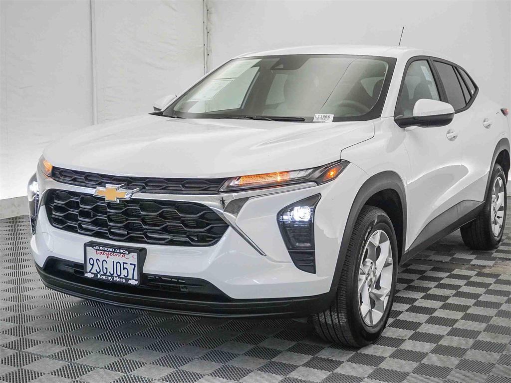 used 2025 Chevrolet Trax car, priced at $20,995