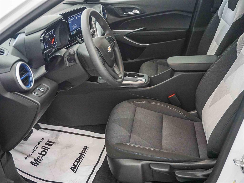 used 2025 Chevrolet Trax car, priced at $20,995