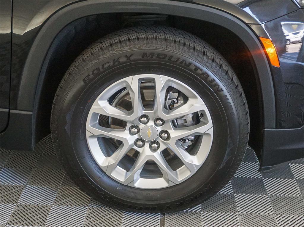 used 2023 Chevrolet Traverse car, priced at $22,332