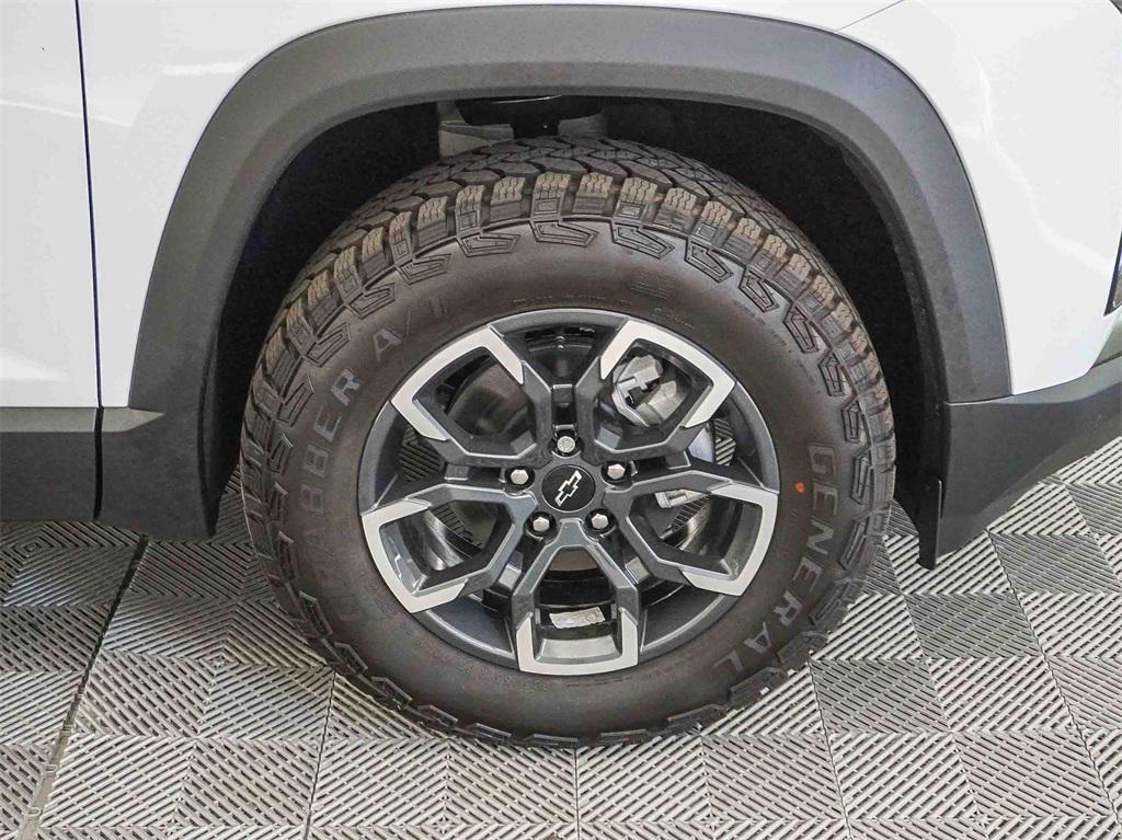 new 2026 Chevrolet Equinox car, priced at $33,220