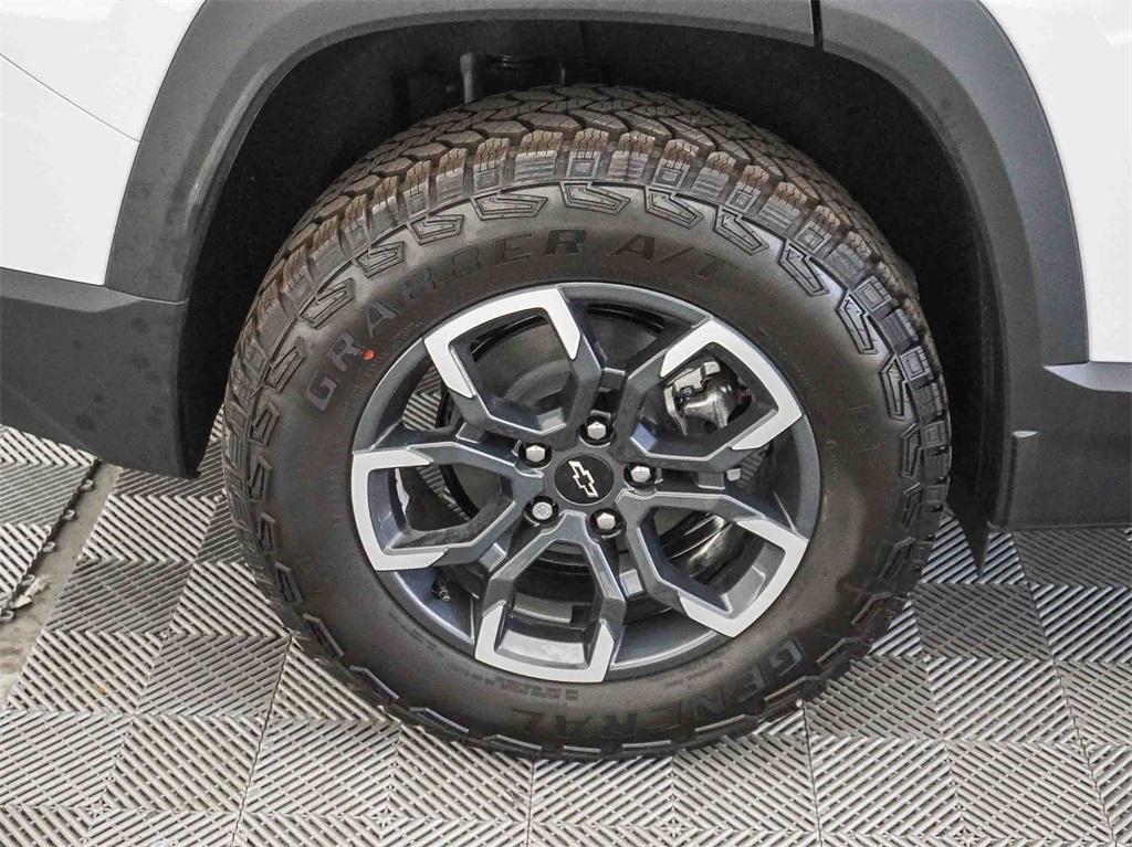 new 2026 Chevrolet Equinox car, priced at $33,220