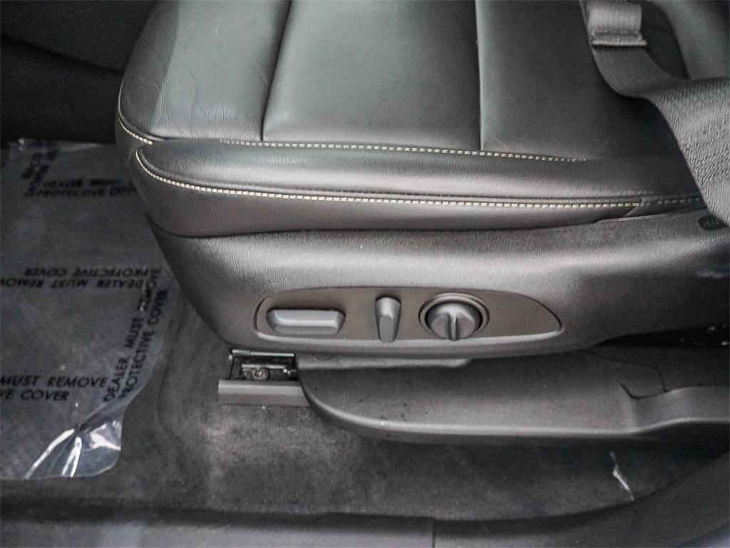 used 2022 Chevrolet Traverse car, priced at $27,408