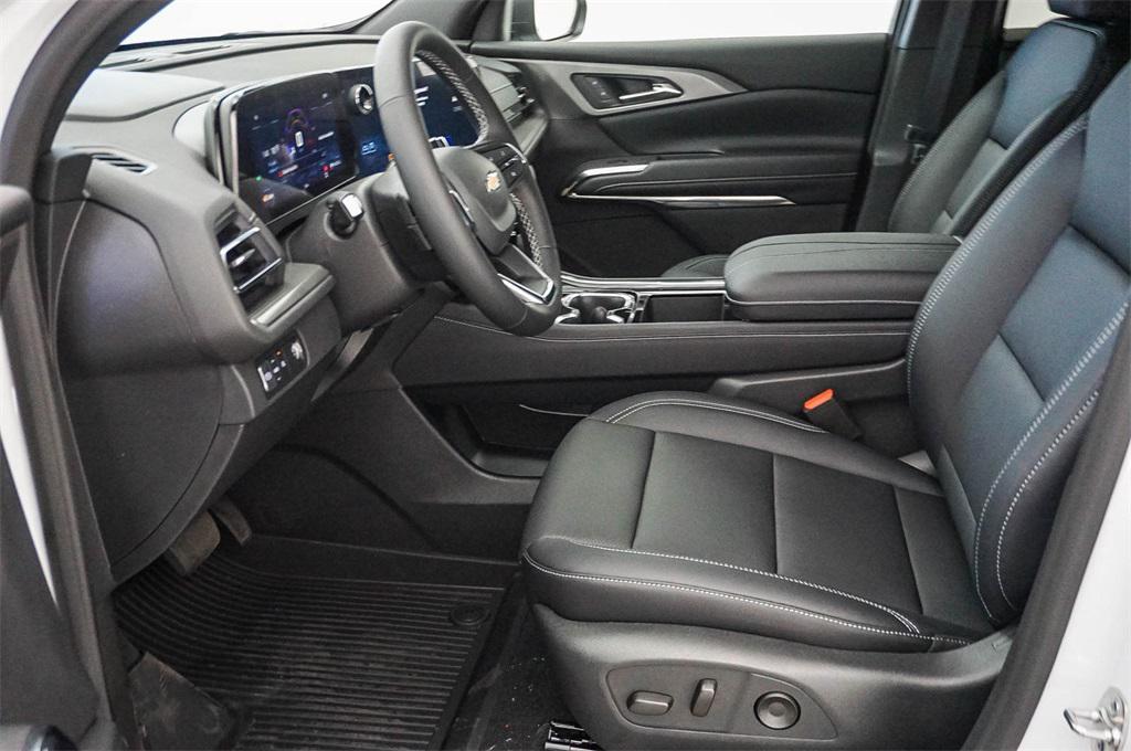 new 2026 Chevrolet Traverse car, priced at $44,165