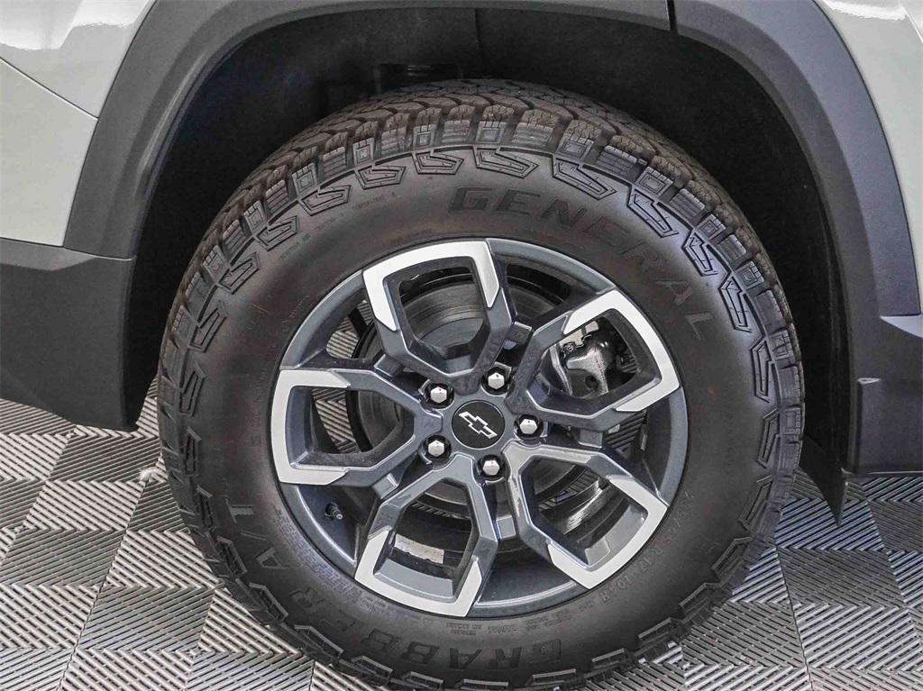 new 2026 Chevrolet Equinox car, priced at $30,345