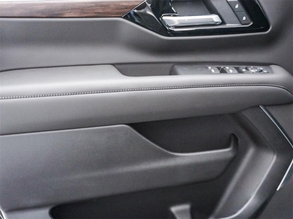 new 2025 Chevrolet Tahoe car, priced at $58,995