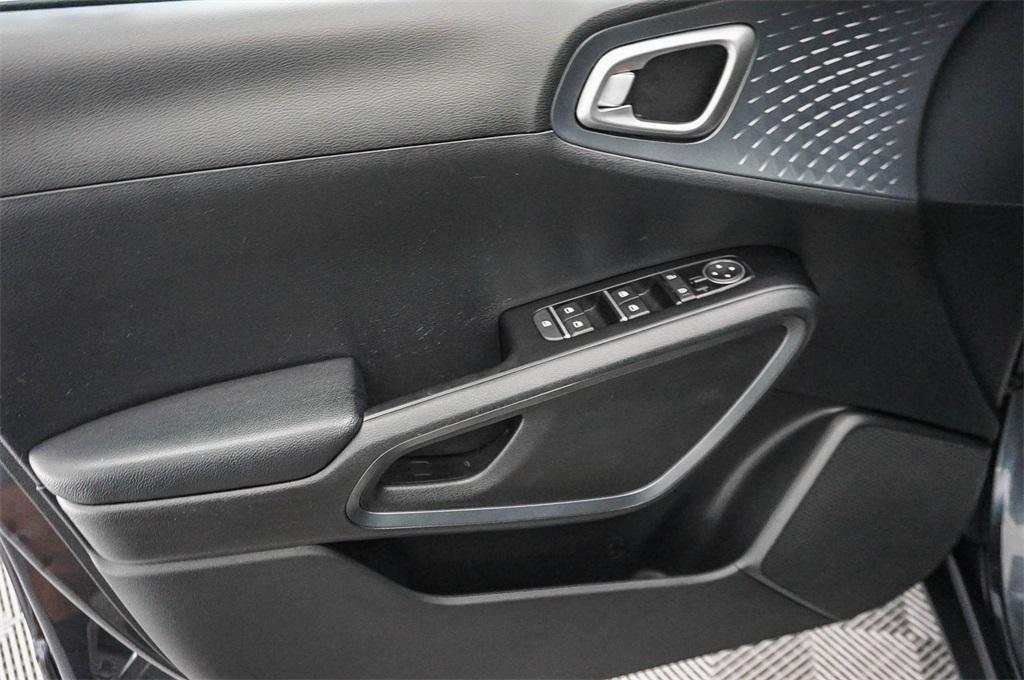 used 2021 Kia Soul car, priced at $13,998