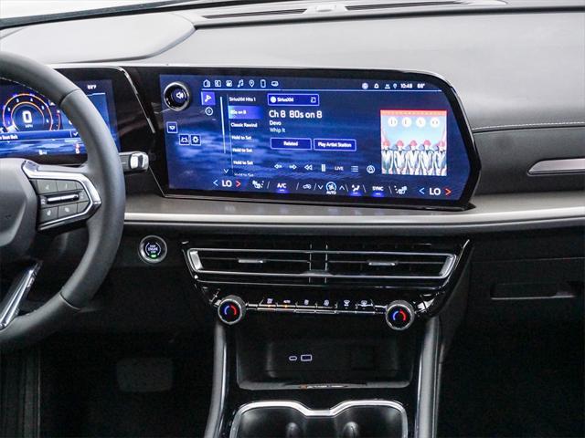 new 2025 Chevrolet Traverse car, priced at $40,495