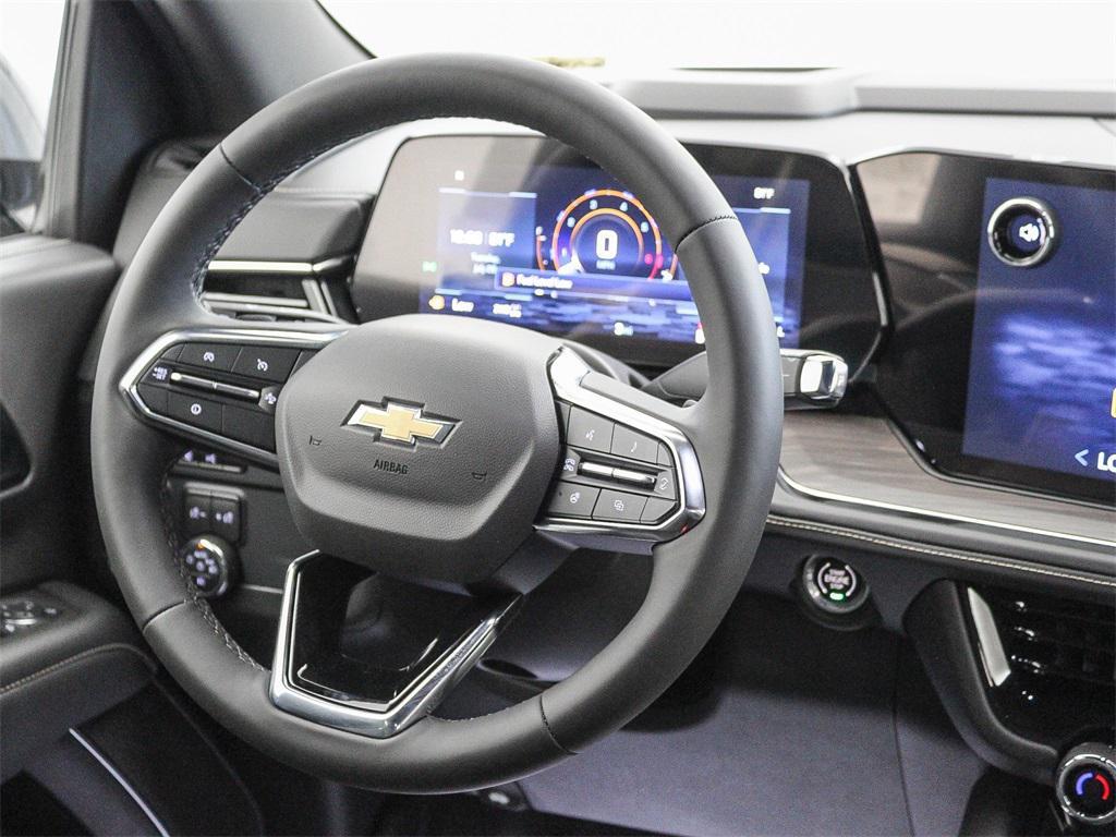 new 2025 Chevrolet Suburban car, priced at $75,815