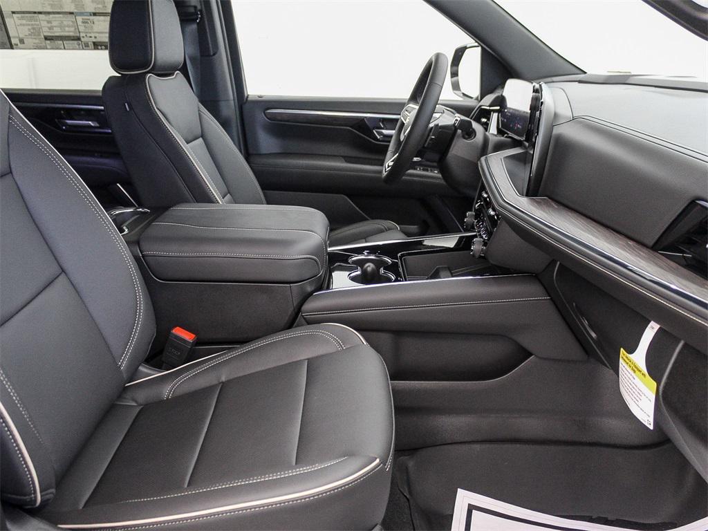 new 2025 Chevrolet Suburban car, priced at $75,815