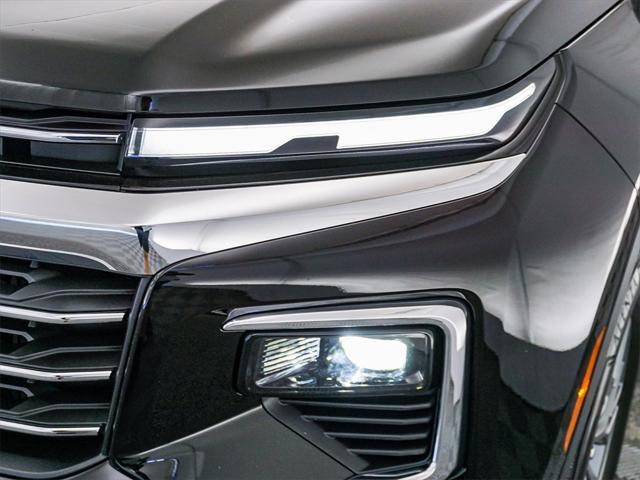 new 2025 Chevrolet Traverse car, priced at $43,810