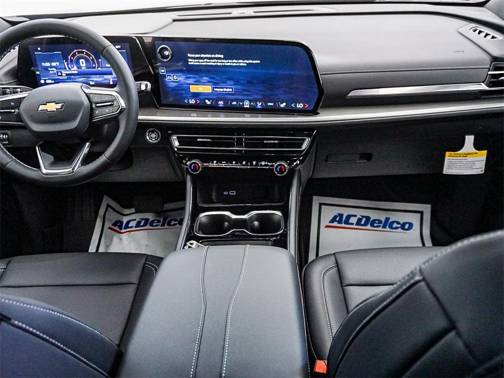 new 2025 Chevrolet Traverse car, priced at $38,810