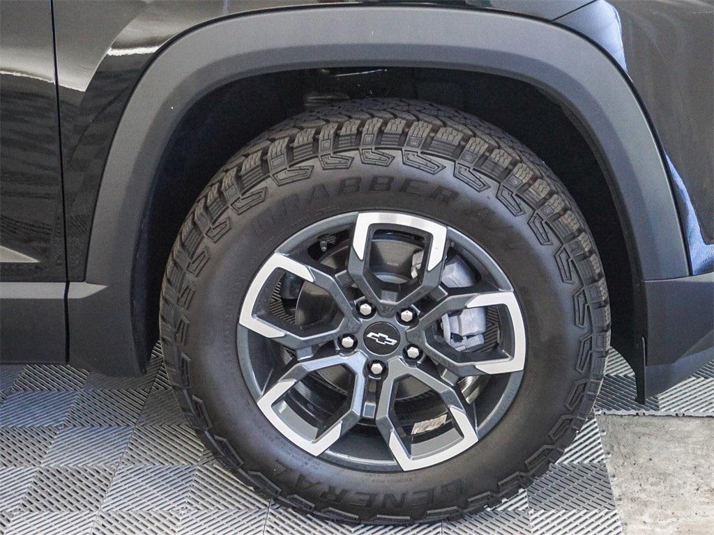 new 2026 Chevrolet Equinox car, priced at $33,215