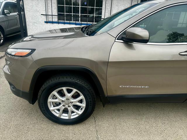 used 2016 Jeep Cherokee car, priced at $12,995