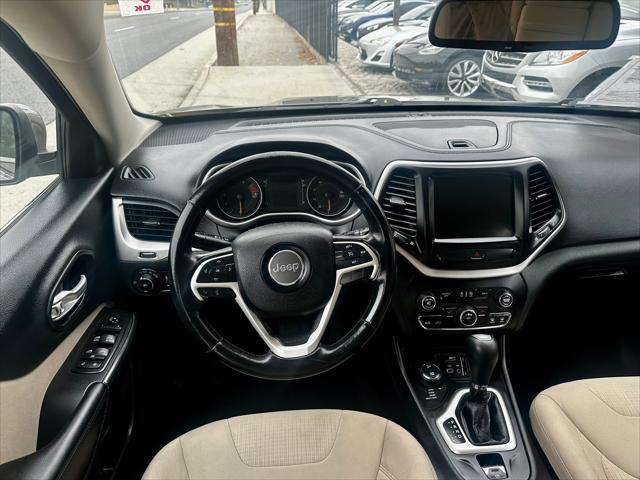 used 2016 Jeep Cherokee car, priced at $12,995