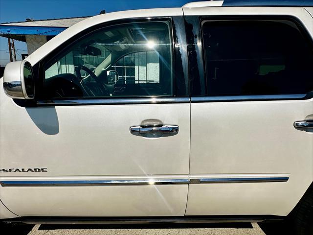 used 2012 Cadillac Escalade car, priced at $23,995