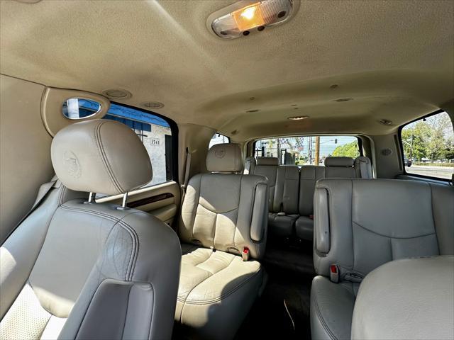 used 2006 Cadillac Escalade car, priced at $10,995