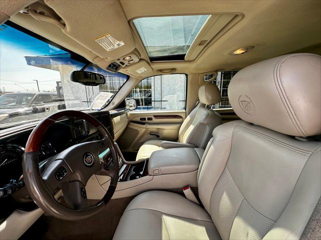 used 2006 Cadillac Escalade car, priced at $10,995