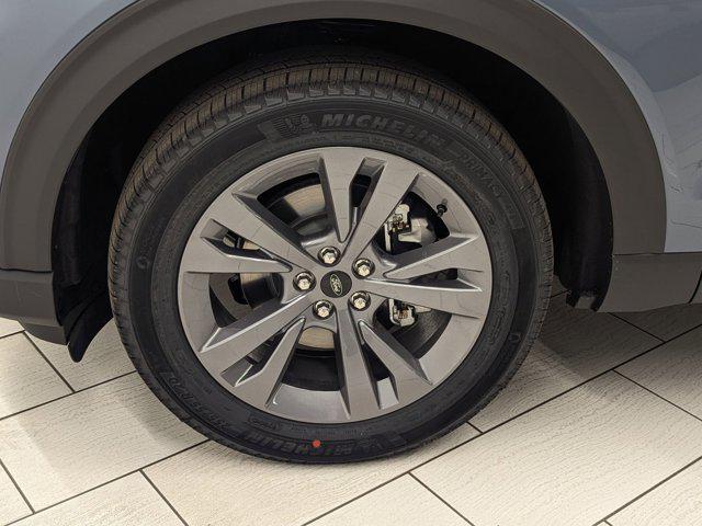 new 2025 Ford Explorer car, priced at $49,338