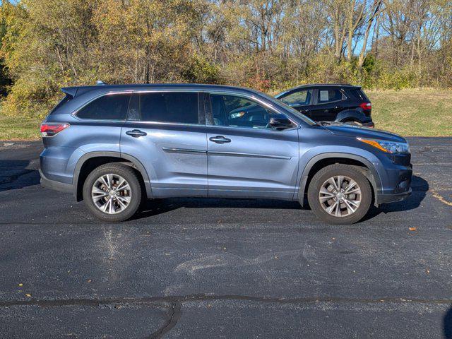 used 2015 Toyota Highlander car, priced at $19,499