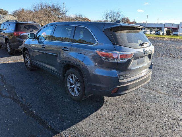 used 2015 Toyota Highlander car, priced at $19,499