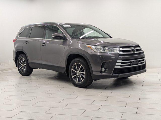 used 2019 Toyota Highlander car, priced at $26,499