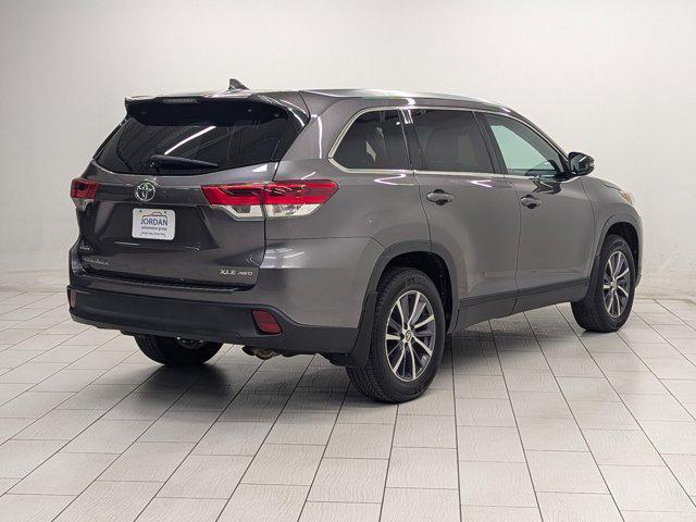 used 2019 Toyota Highlander car, priced at $26,499