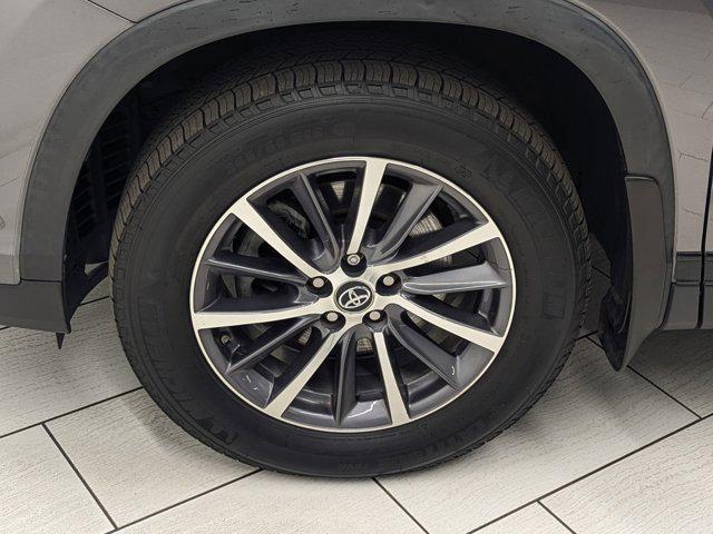 used 2019 Toyota Highlander car, priced at $26,499