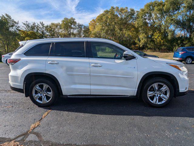 used 2015 Toyota Highlander Hybrid car, priced at $23,999
