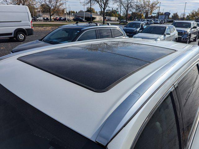 used 2015 Toyota Highlander Hybrid car, priced at $23,999