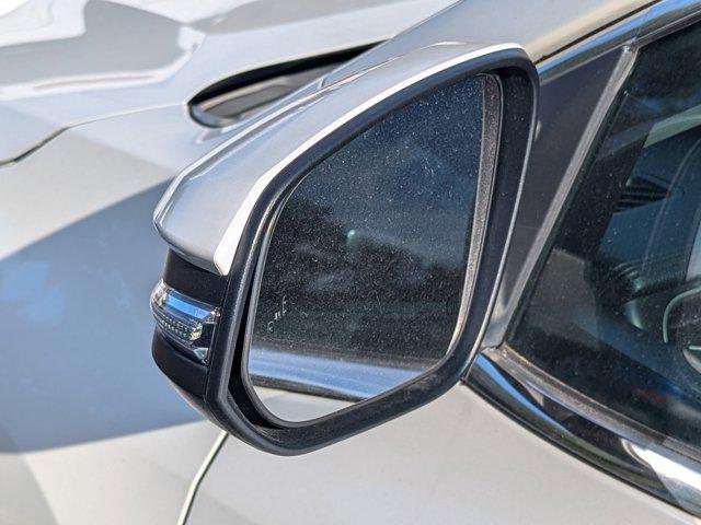 used 2015 Toyota Highlander Hybrid car, priced at $23,999