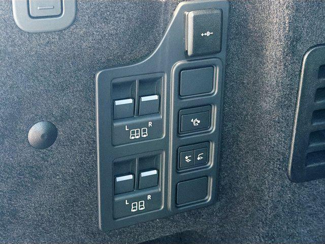 new 2026 Land Rover Discovery car, priced at $79,436