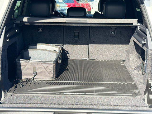 new 2025 Land Rover Range Rover car, priced at $128,555