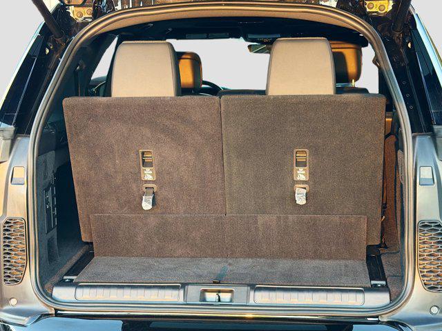 used 2025 Land Rover Discovery car, priced at $59,242