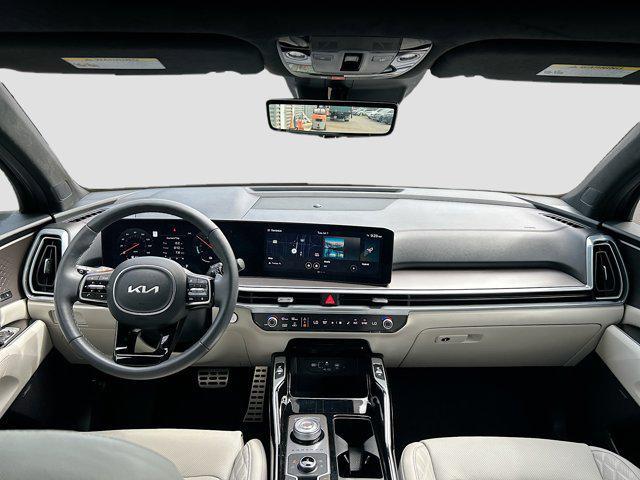used 2025 Kia Sorento Hybrid car, priced at $40,997