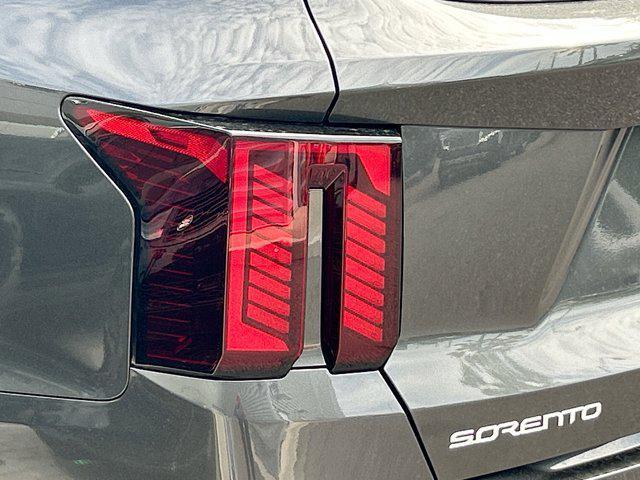 used 2025 Kia Sorento Hybrid car, priced at $40,997
